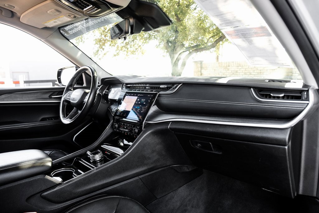 Used 2021 Jeep Grand Cherokee L Limited w/ Luxury Tech Group II image 24