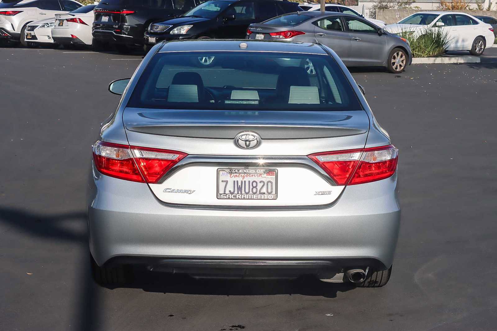 Used 2015 Toyota Camry XSE image 3