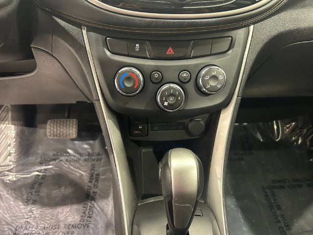 Used 2017 Chevrolet Trax LT AWD/4WD image 25