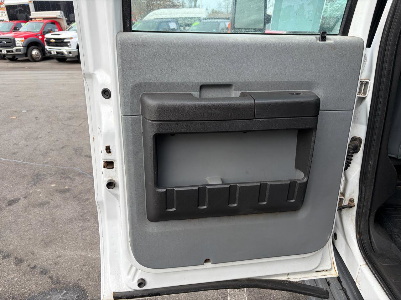 Used 2016 Ford F550 4x4 Crew Cab Super Duty image 32