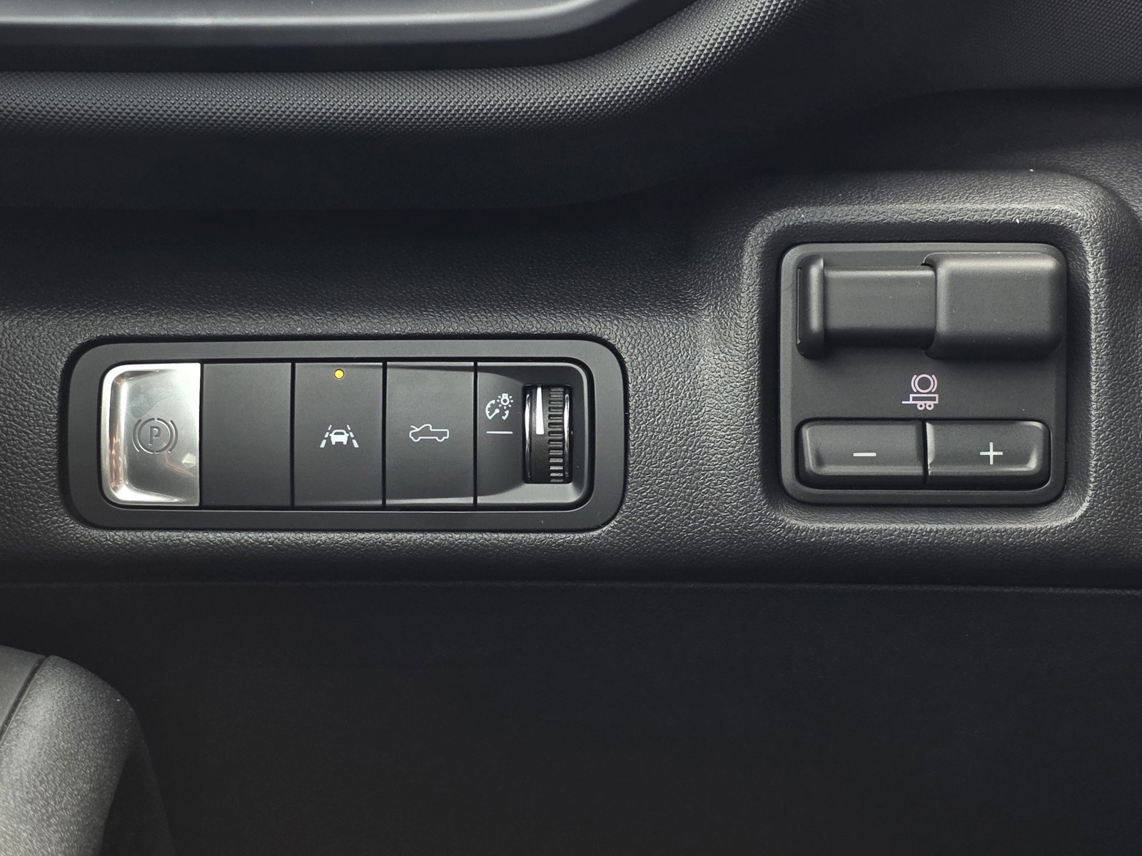 New 2026 Chevrolet Silverado EV LT image 32