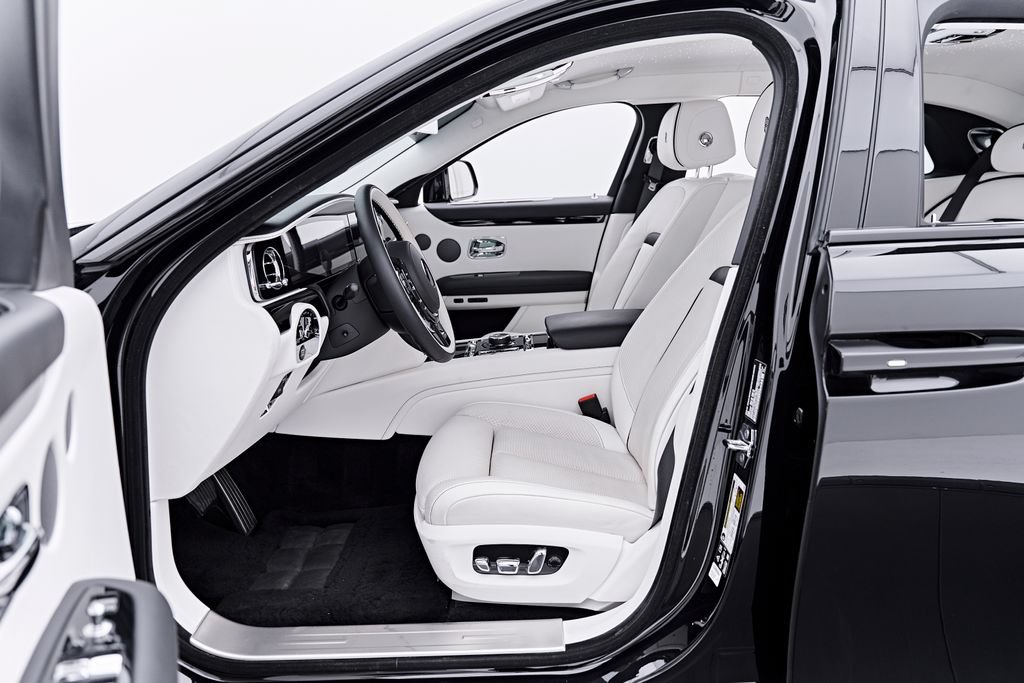 Used 2026 Rolls-Royce Ghost AWD/4WD image 59