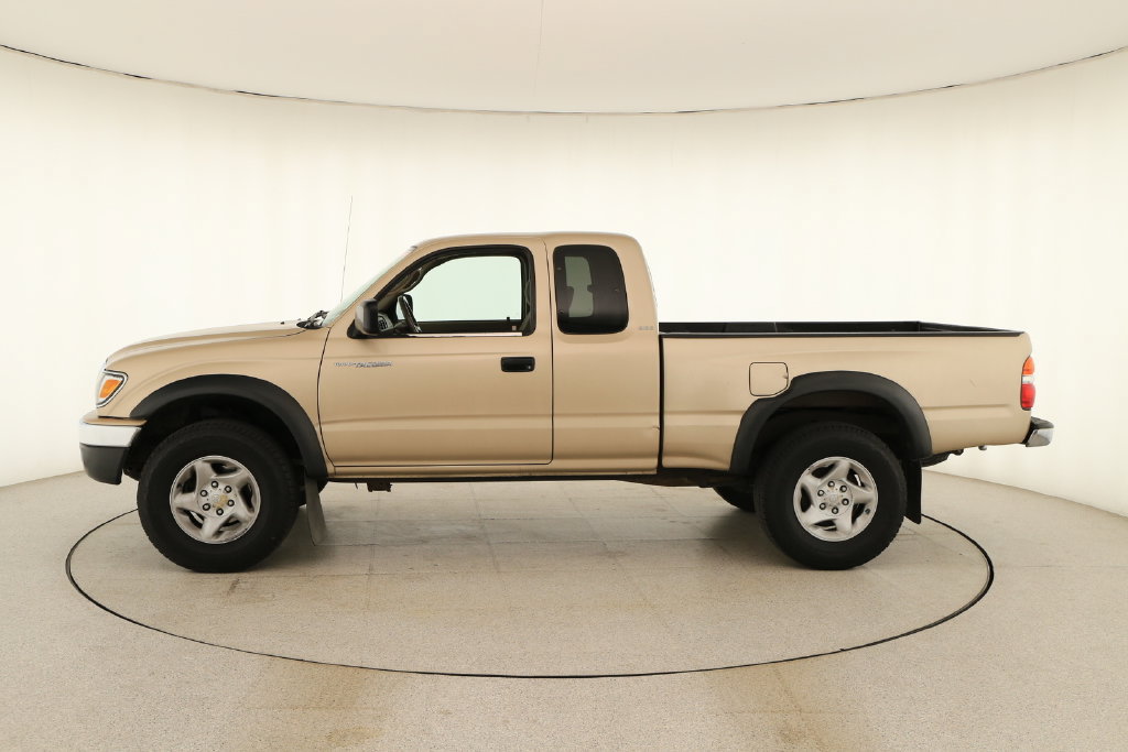 Used 2004 Toyota Tacoma PreRunner RWD image 2