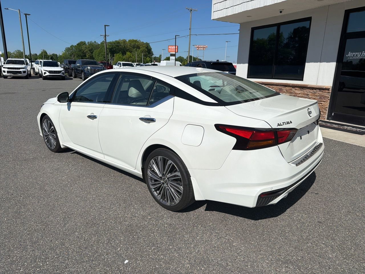 Used 2023 Nissan Altima 2.5 SL image 6