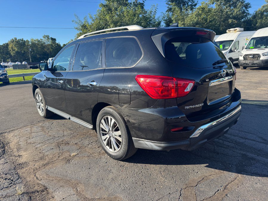 Used 2019 Nissan Pathfinder SL FWD image 3