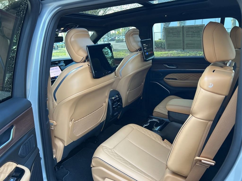 Used 2025 Jeep Grand Cherokee L Summit w/ Advanced Protech Group IV image 43