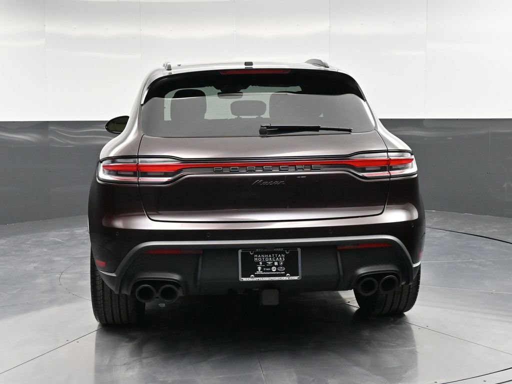 Certified 2025 Porsche Macan image 7