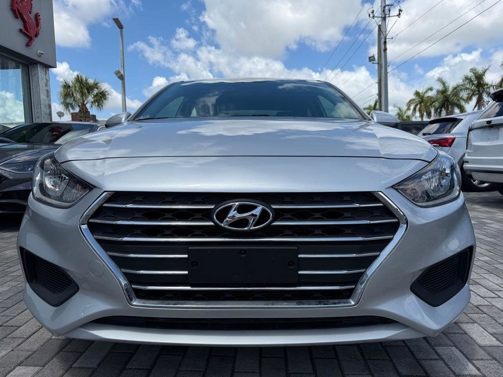 Used 2022 Hyundai Accent SE FWD image 2