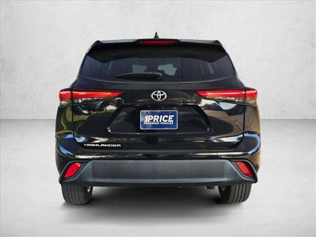 Used 2023 Toyota Highlander L FWD image 6