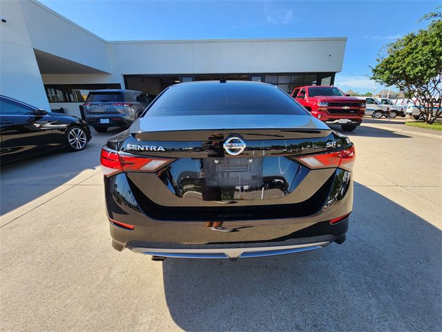 Used 2022 Nissan Sentra SR w/ SR Premium Package FWD image 5