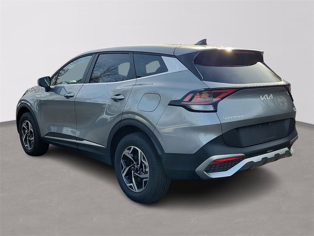 Certified 2025 Kia Sportage LX image 4