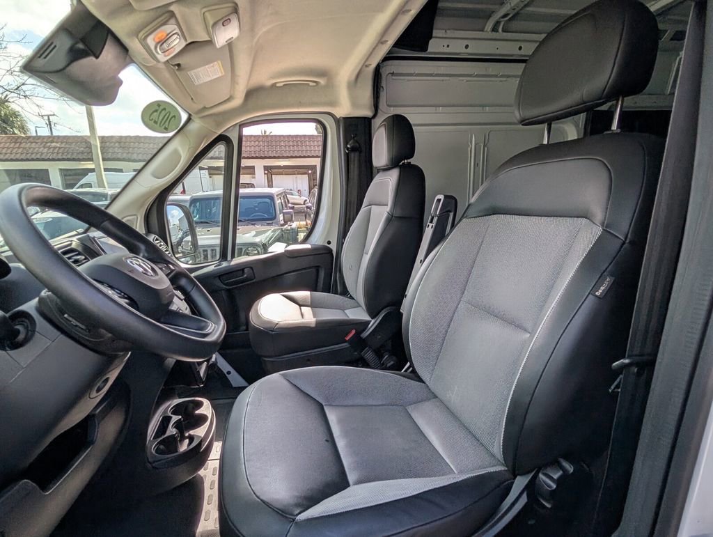 Used 2025 RAM ProMaster 2500 w/ Convenience Group FWD image 10