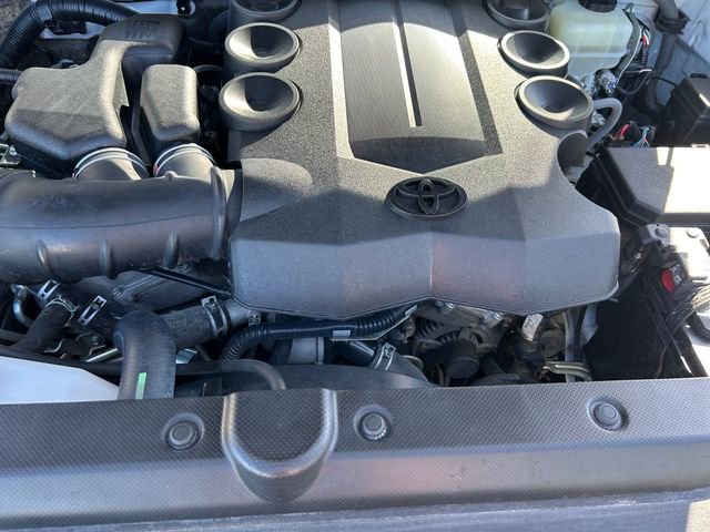 Used 2020 Toyota 4Runner TRD Off-Road AWD/4WD image 19