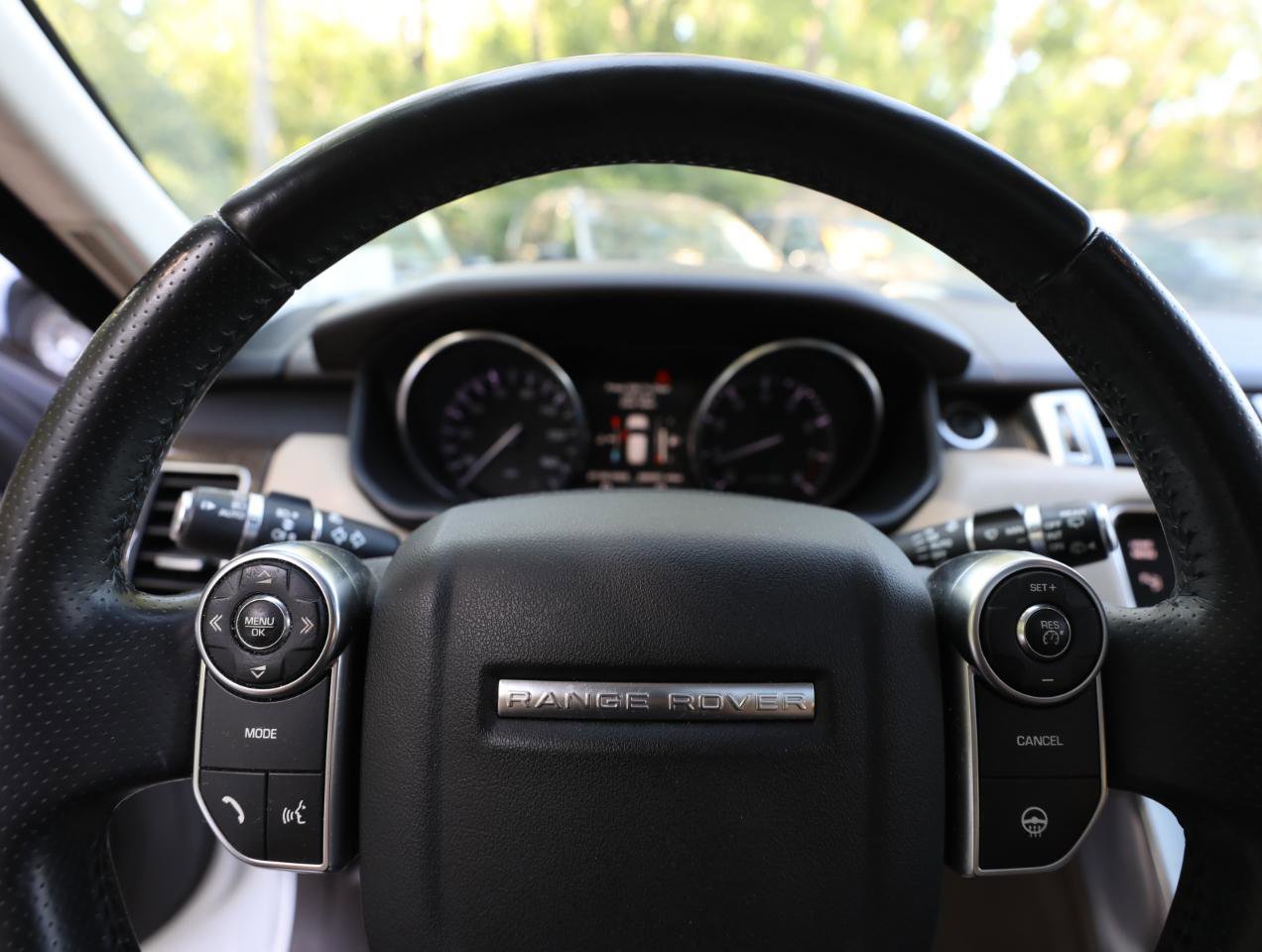 Used 2014 Land Rover Range Rover Sport HSE AWD/4WD image 28
