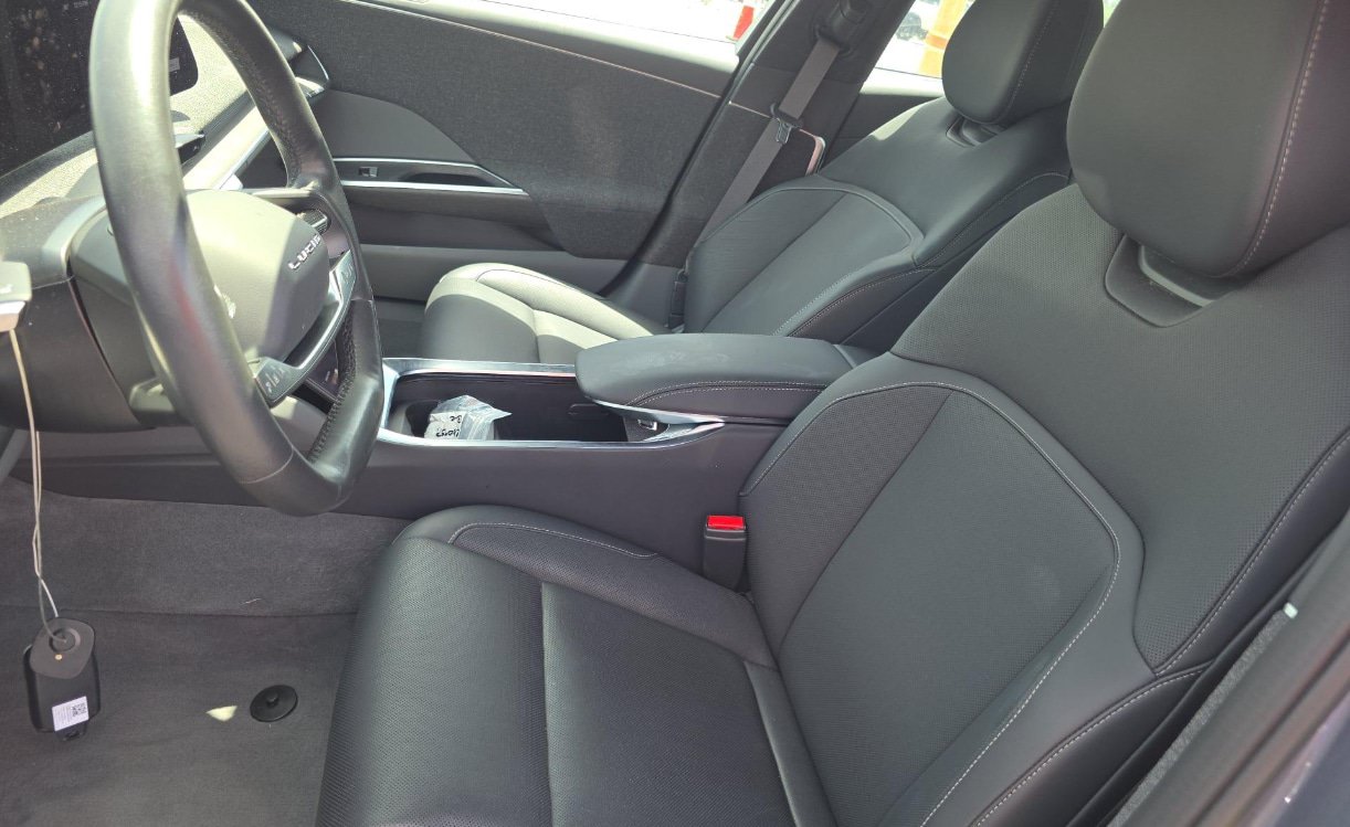 Used 2024 Lucid Air Pure RWD image 3
