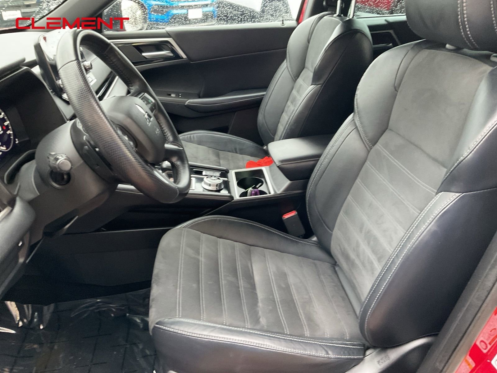 Used 2023 Mitsubishi Outlander SE image 16