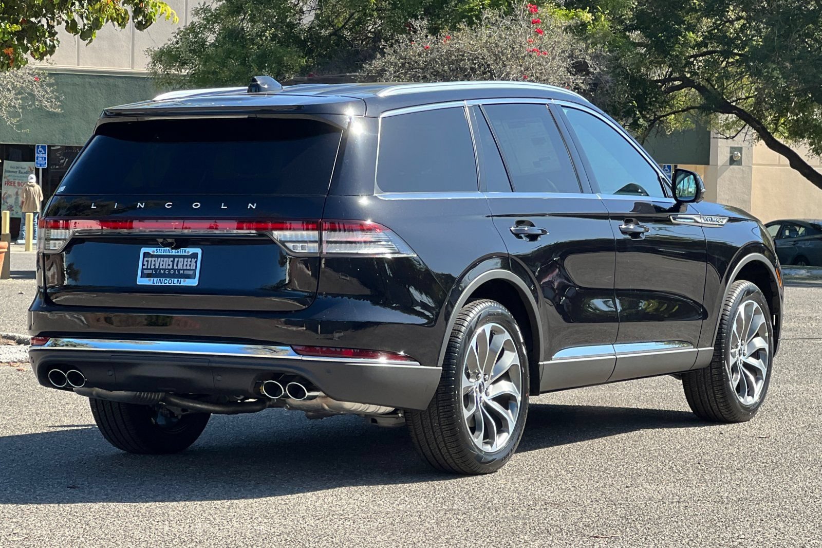 New 2026 Lincoln Aviator Reserve w/ Illumination Package AWD/4WD image 4