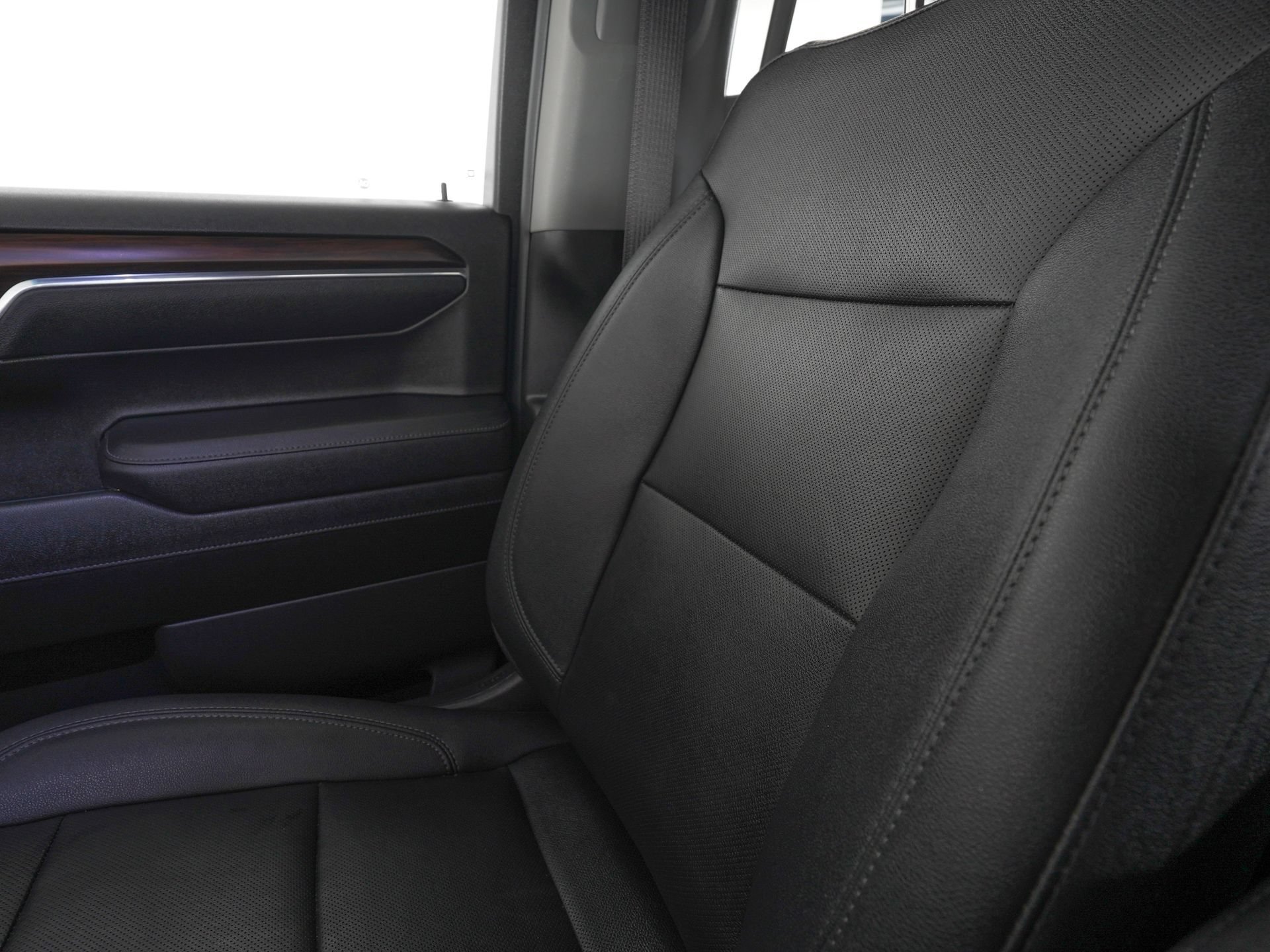 Used 2023 GMC Sierra 1500 SLT AWD/4WD image 24