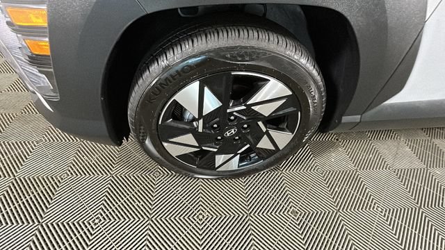 Certified 2025 Hyundai Kona SEL FWD image 9