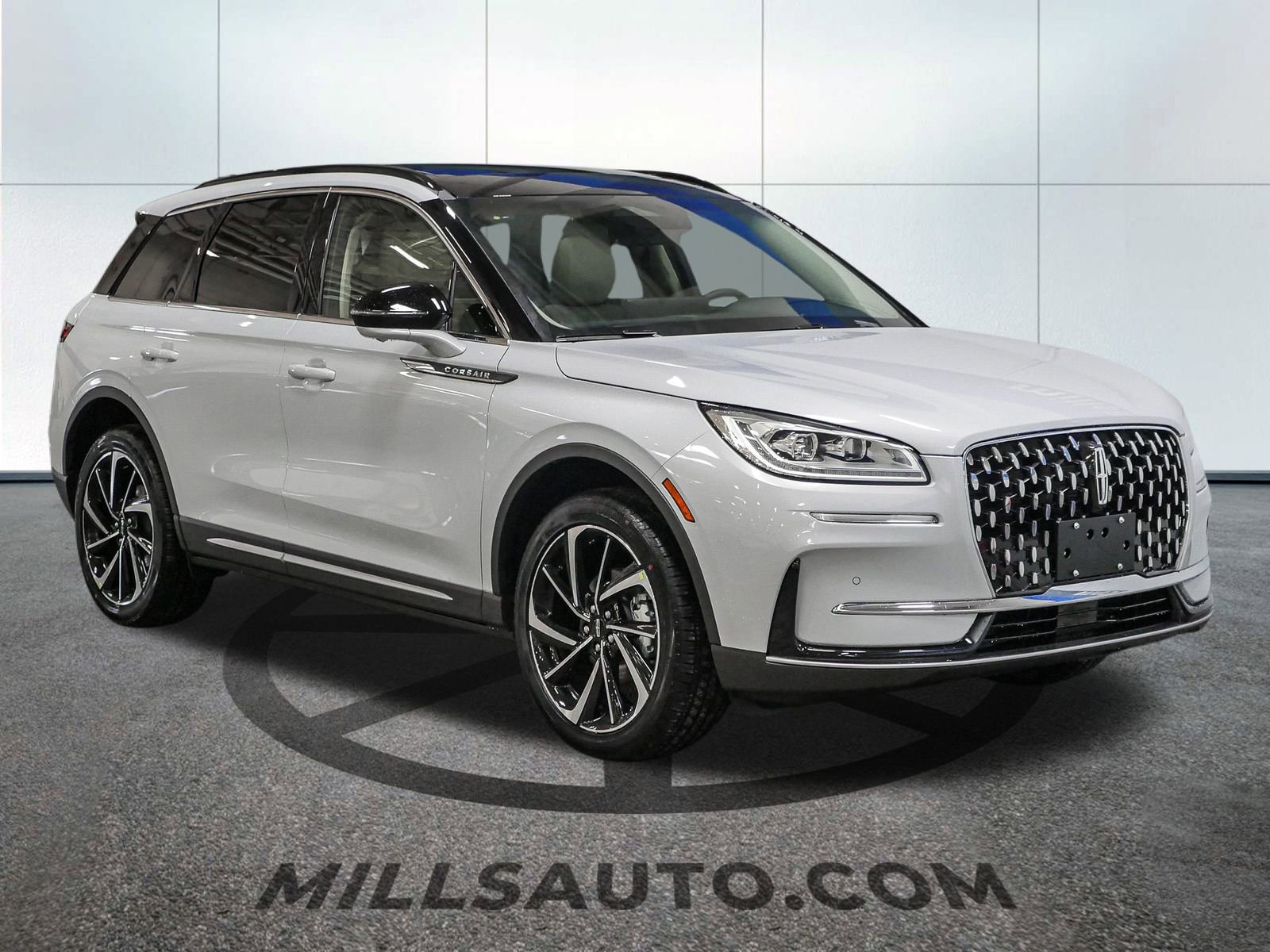 New 2025 Lincoln Corsair Reserve w/ Equipment Group 202A image 11