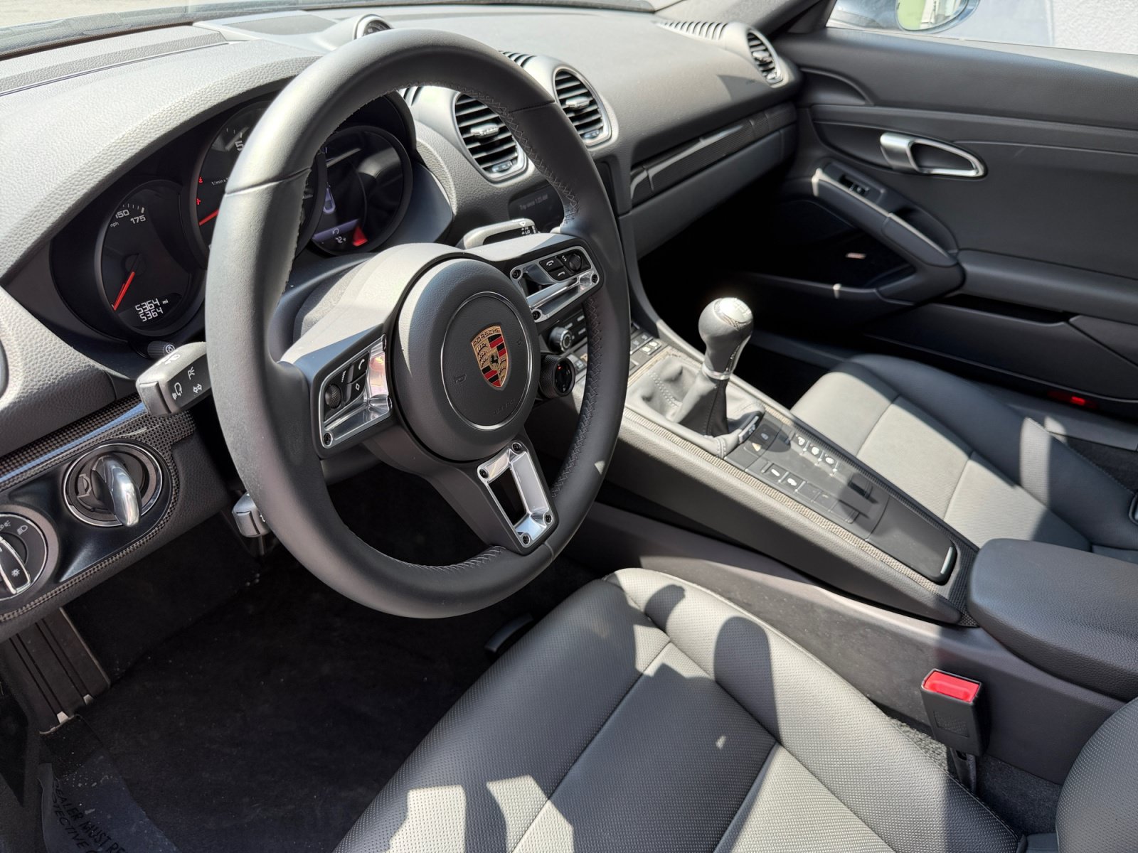 Used 2025 Porsche 718 Cayman RWD image 4