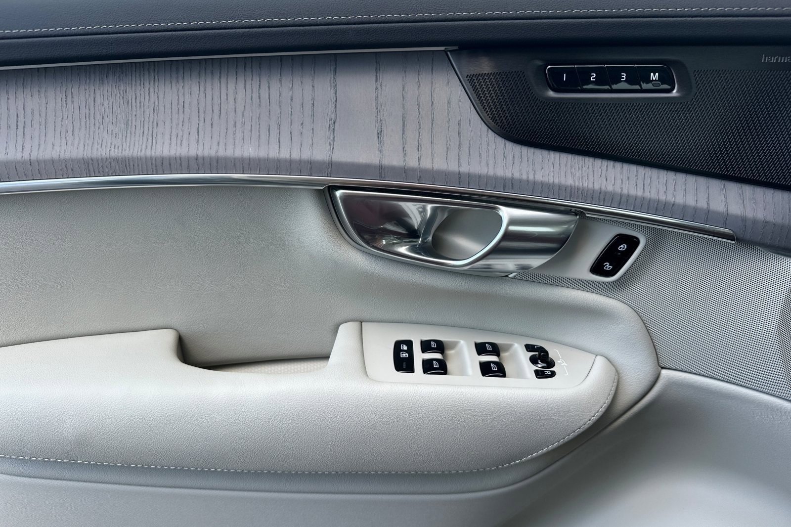 New 2026 Volvo XC90 T8 Ultra image 14