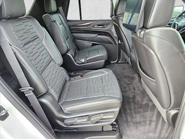 Used 2023 Cadillac Escalade Sport Platinum w/ LPO, ONYX Package image 24