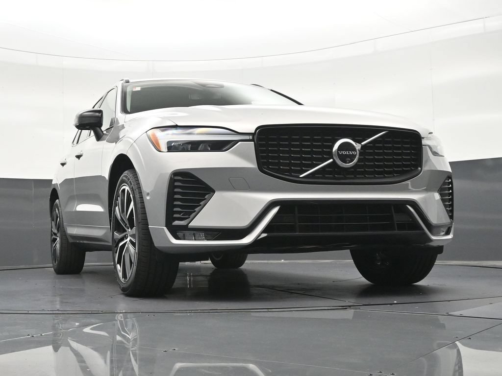 Certified 2024 Volvo XC60 B5 Plus AWD/4WD image 29