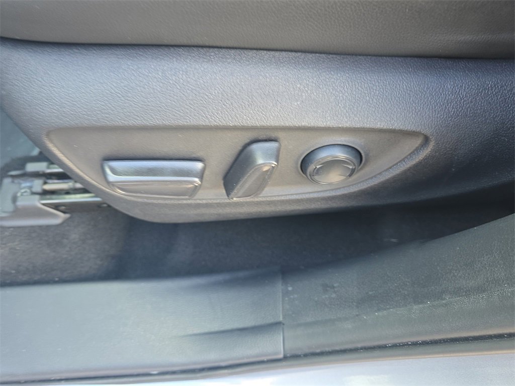 Used 2021 Toyota Highlander XLE image 20