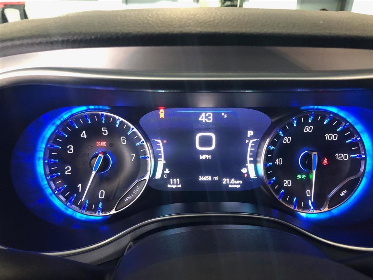 Used 2025 Chrysler Pacifica Limited image 26