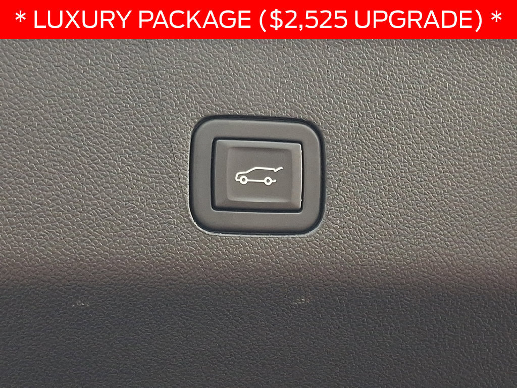 Used 2023 Chevrolet Tahoe Z71 w/ Luxury Package AWD/4WD image 27