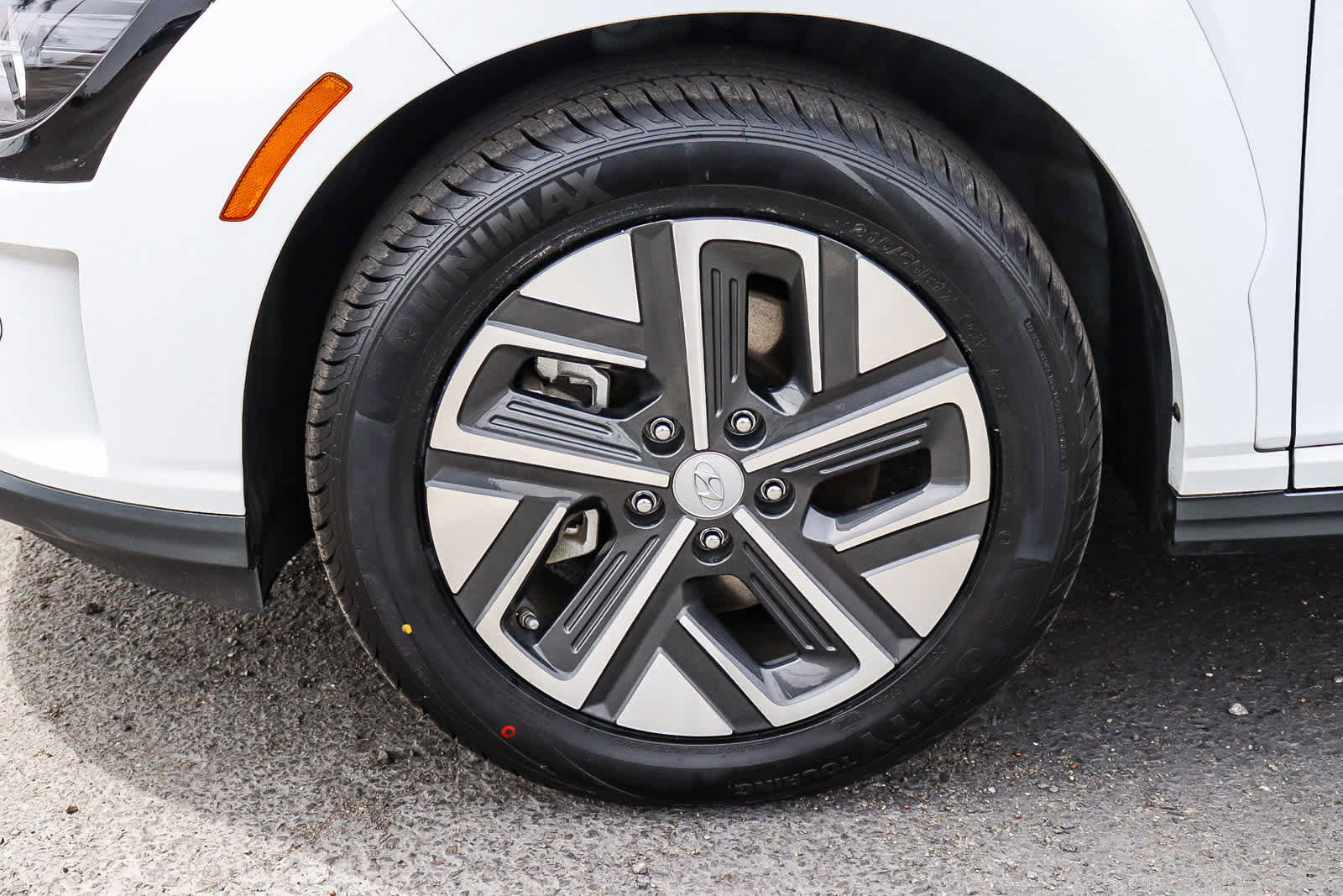 Used 2023 Hyundai Kona SE image 12