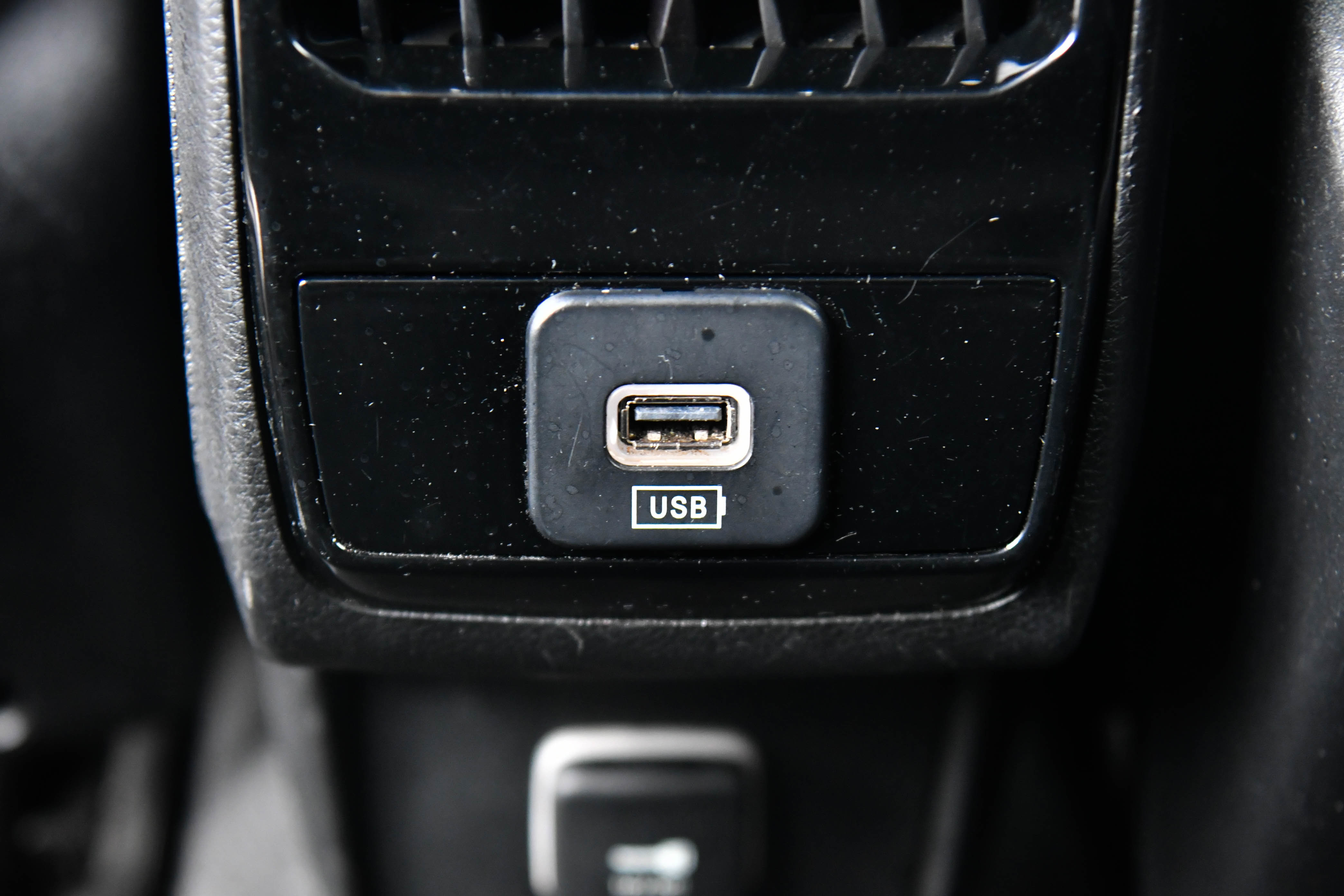 Used 2023 Jeep Compass Sport image 39