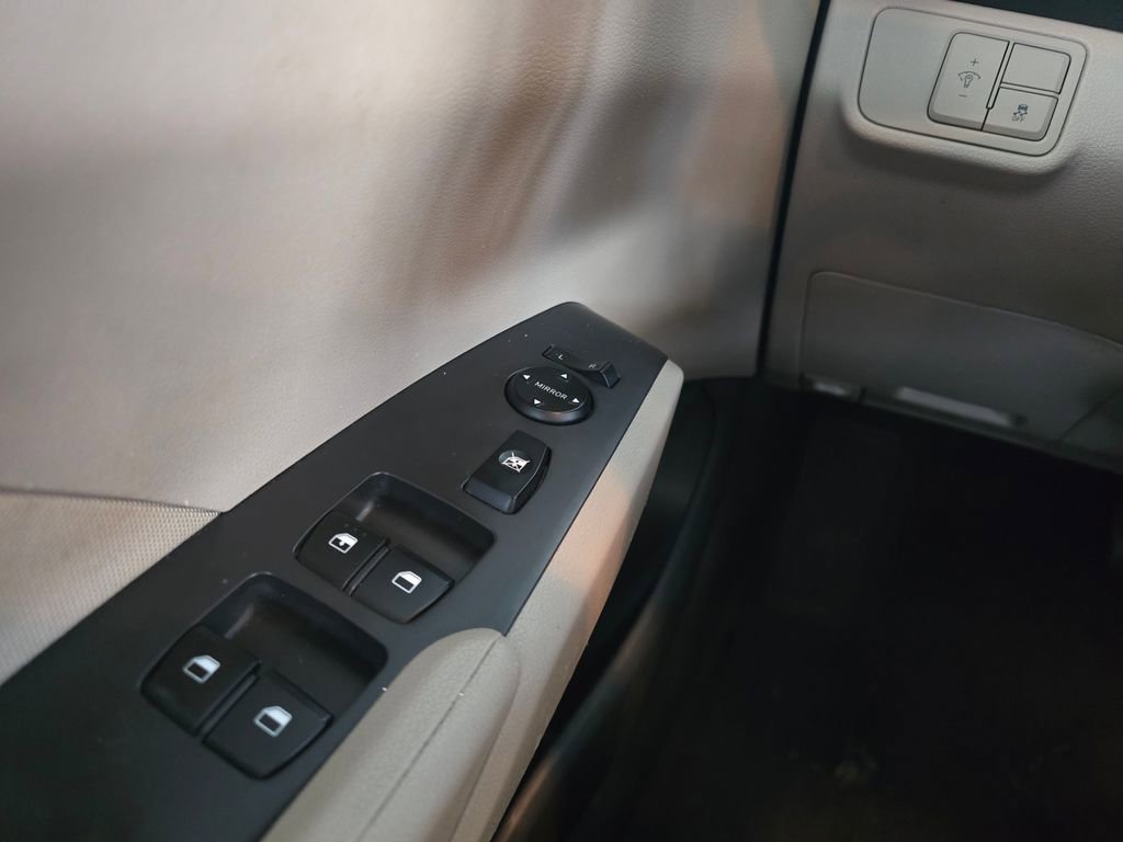 Used 2020 Hyundai Accent SE image 14