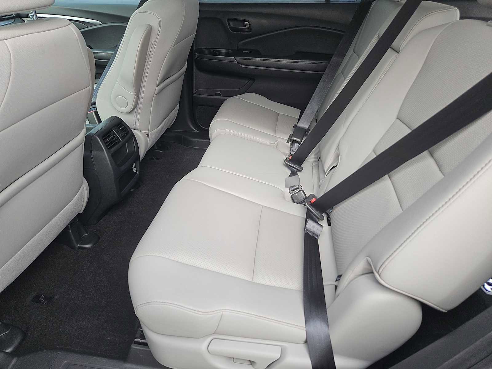 Certified 2023 Honda Passport EX-L image 30