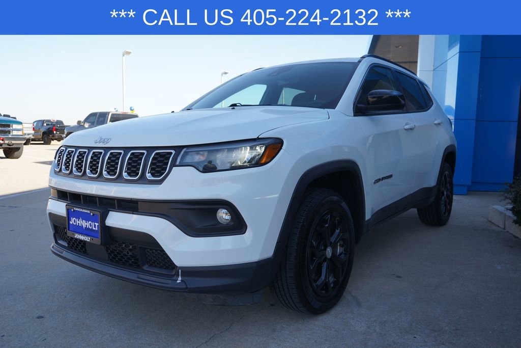 Used 2024 Jeep Compass Latitude image 4