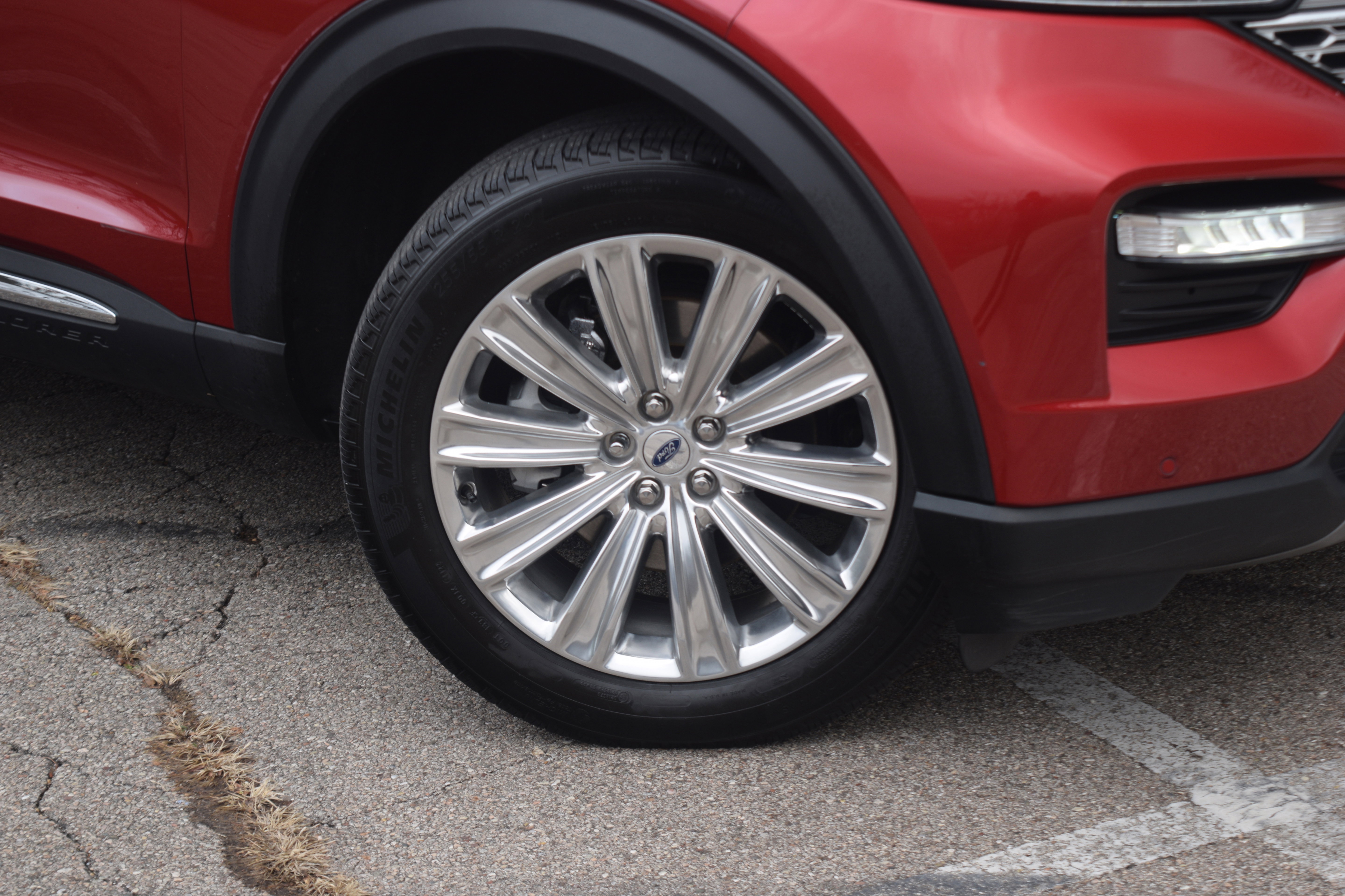 Used 2023 Ford Explorer Limited w/ Limited Technology Package image 32