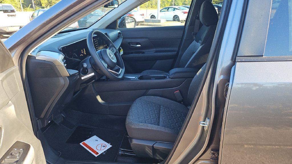 New 2027 Nissan Kicks SV w/ SV Premium Package AWD/4WD image 6