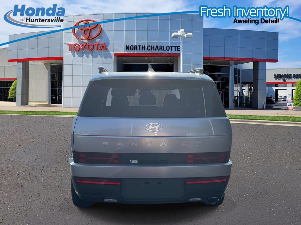 Used 2025 Hyundai Santa Fe SEL FWD image 7