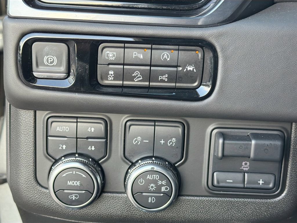 Used 2025 GMC Yukon AT4 Ultimate image 35