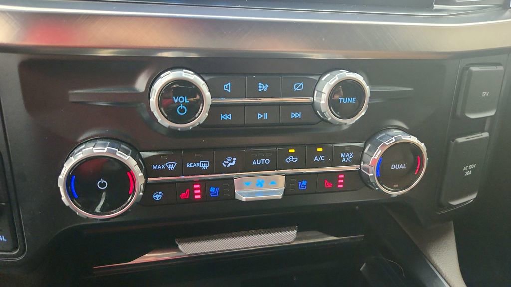 Used 2024 Ford F350 King Ranch w/ FX4 Off-Road Package AWD/4WD image 17