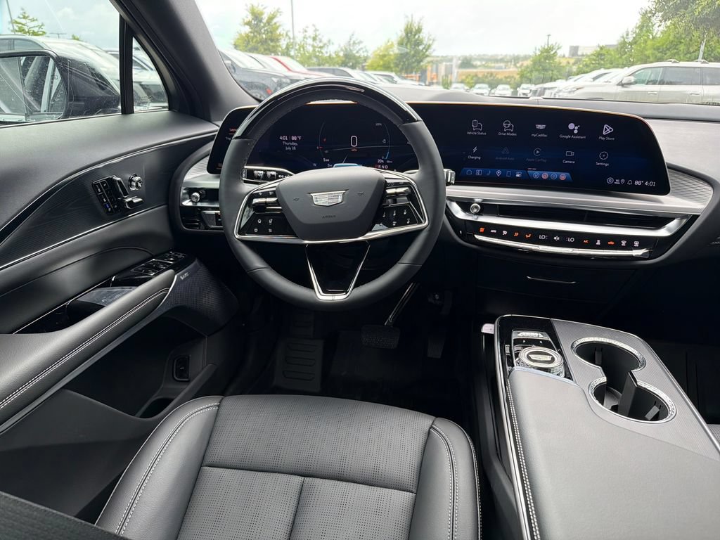 New 2026 Cadillac Lyriq Signature Sport w/ LPO, Floor Liner Package RWD image 31