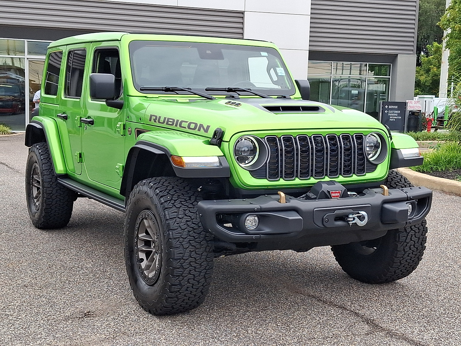 Used 2025 Jeep Wrangler Unlimited Rubicon 392 AWD/4WD image 2