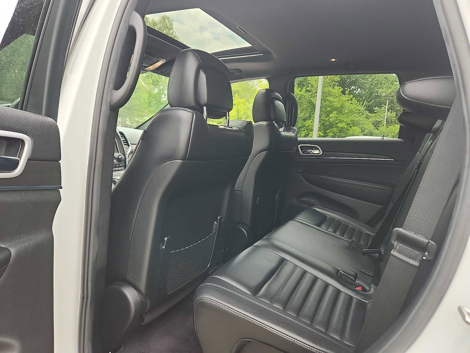 Certified 2018 Jeep Grand Cherokee Limited AWD/4WD image 10