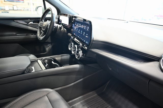 Used 2025 Chevrolet Blazer EV LT image 13