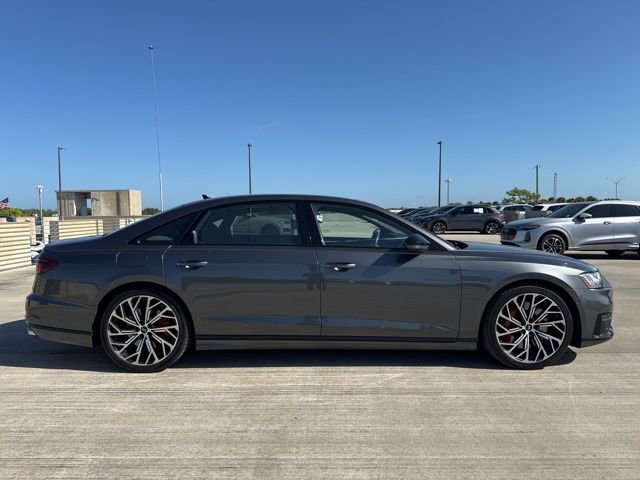 Used 2021 Audi S8 L image 2