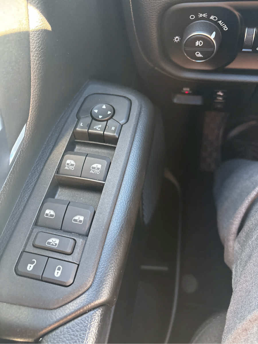 Used 2025 RAM 1500 Big Horn AWD/4WD image 16