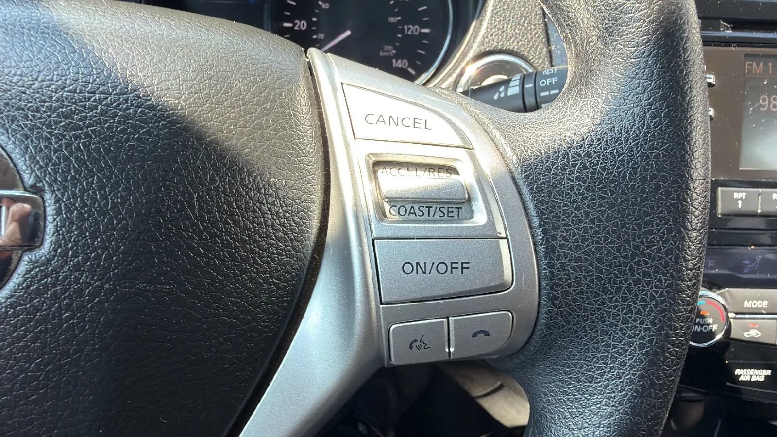 Used 2015 Nissan Rogue SV w/ SV Family Package AWD/4WD image 26