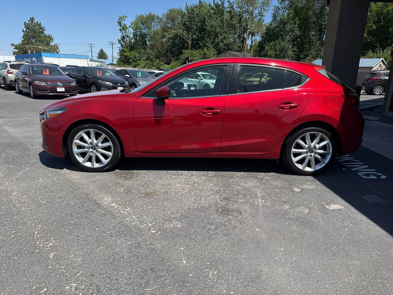 Used 2017 MAZDA MAZDA3 Touring image 4