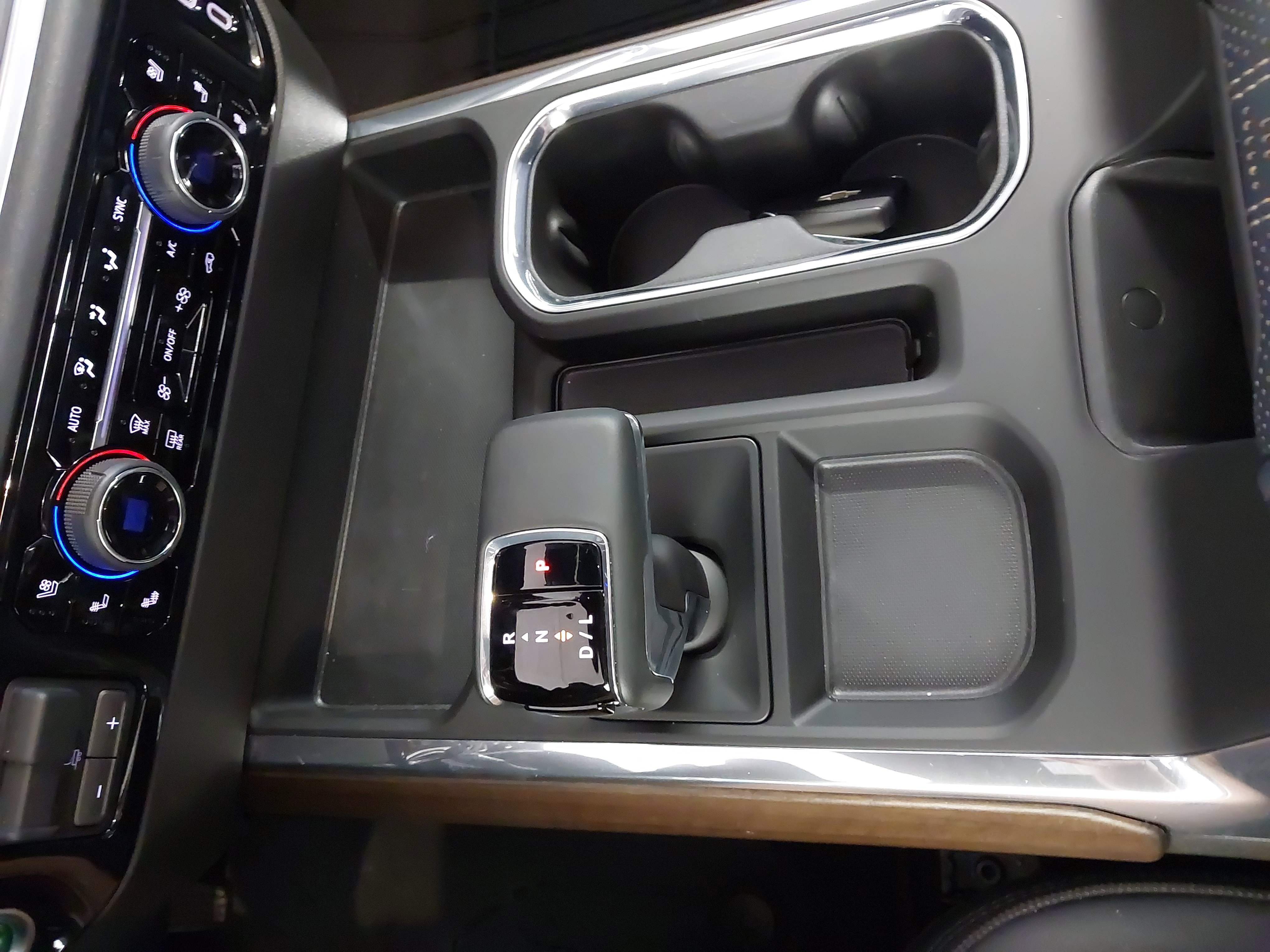 Used 2025 Chevrolet Silverado 1500 High Country w/ High Country Premium Package AWD/4WD image 22